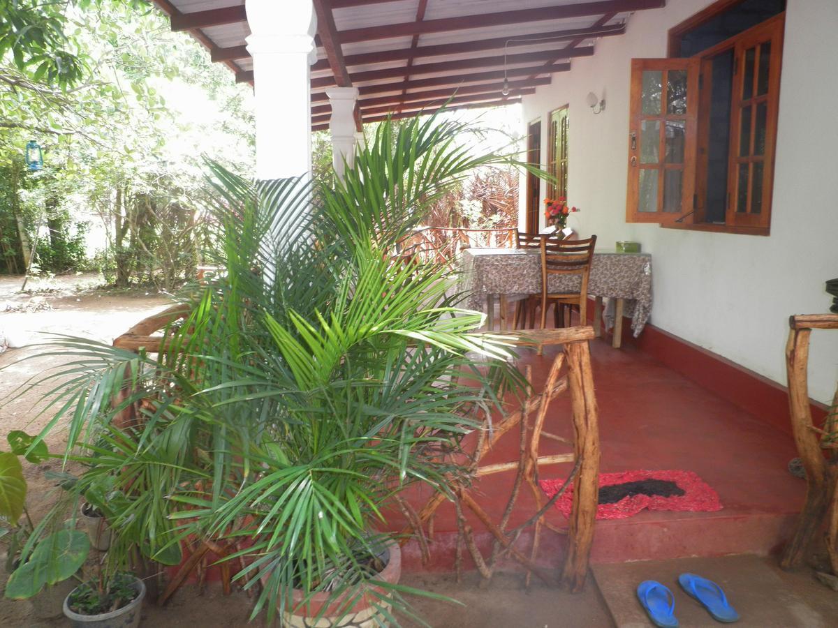 Sigiri Sansi Homestay Sigiriya Exteriör bild